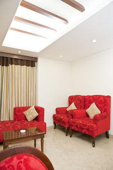 Oyo Premium Pitampura Hotel New Delhi Exterior photo